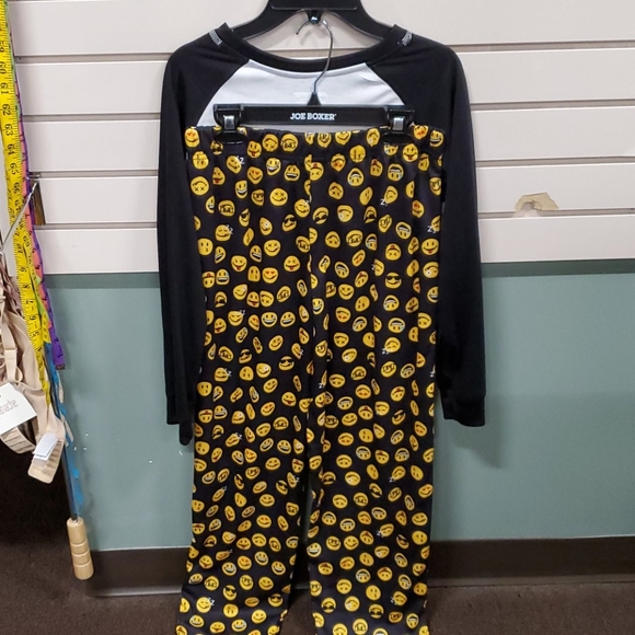 Boys smiley face pj set - Picture 2 of 2